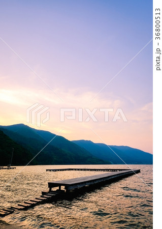 木崎湖・夕景（春） 36800513