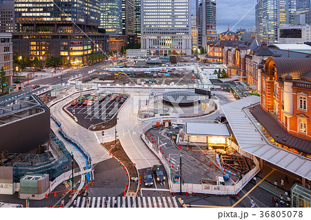 東京駅・丸の内側の夜景 36805078