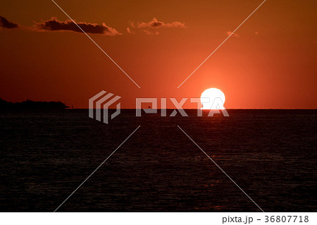 だるま夕日 36807718