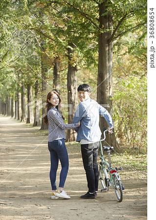 20代 公園 デート 36808654