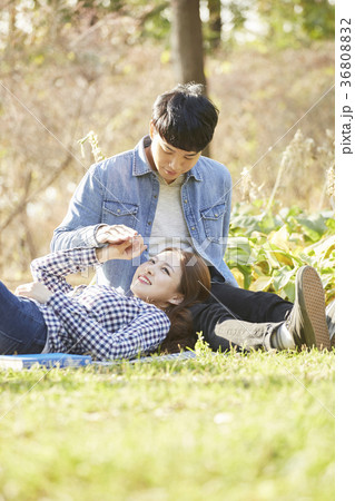 公園 笑顔 微笑 36808832