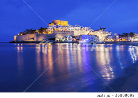 Spain, Valencian Community, Peniscola, Moody sky over Peniscola 36809098