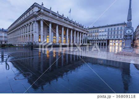 France, Nouvelle-Aquitaine, Bordeaux, Grand Theatre de Bordeaux at dusk France, Nouvelle-Aquitaine, Bordeaux, Grand Theatre de Bordeaux at dusk 36809118