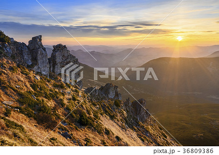 Ukraine, Ivano-Frankivsk region, Verkhovyna district, Carpathians, Chornohora, Sunrise over mountain Shpytsi 36809386