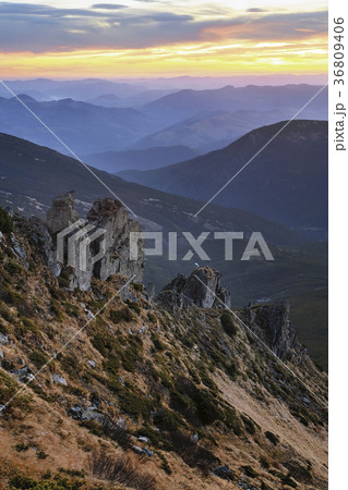 Ukraine, Ivano-Frankivsk region, Verkhovyna district, Carpathians, Chornohora, Sunset over Mountain Shpytsi 36809406