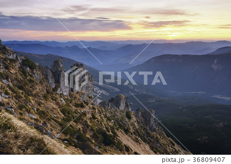 Ukraine, Ivano-Frankivsk region, Verkhovyna district, Carpathians, Chornohora, Sunset over Mountain Shpytsi 36809407