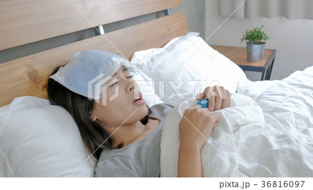 woman get sick 36816097