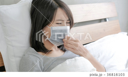 woman get sick 36816103