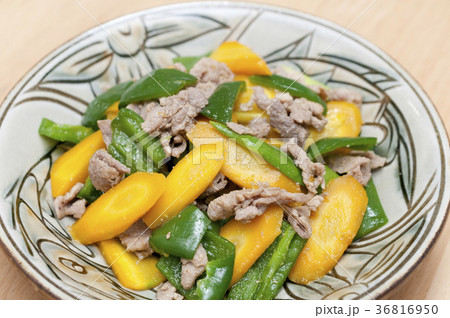島にんじんと豚肉の炒め物 島にんじんと豚肉の炒め物 36816950