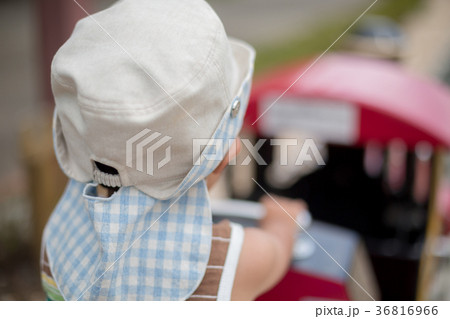 3 years old 36816966