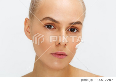 Close up portrait of a beautiful caucasian woman Close up portrait of a beautiful caucasian woman 36817207