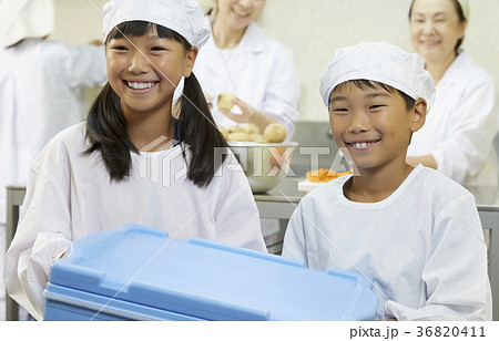 給食当番 小学生 給食当番 小学生 36820411