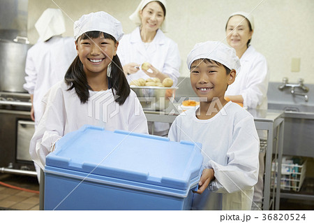 給食当番　小学生 36820524