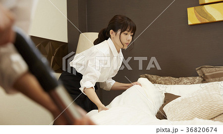 ホテルの清掃員 ホテルの清掃員 36820674