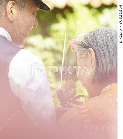 シニアカップル　記念日　デート 36821364