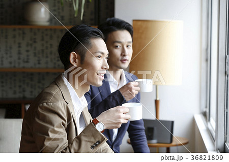 ビジネスマン コーヒーブレイク ビジネスマン コーヒーブレイク 36821809