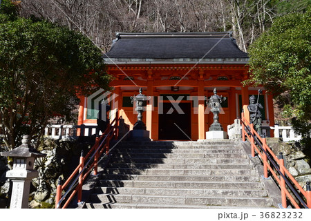 【近畿三十六不動霊場】第三十一番 冬晴れの龍泉寺本堂 奈良県吉野郡天川村 【近畿三十六不動霊場】第三十一番 冬晴れの龍泉寺本堂 奈良県吉野郡天川村 36823232