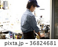 カフェスタッフ男 36824681