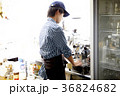 カフェスタッフ男 36824682