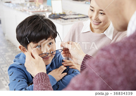 笑顔 微笑 微笑み 36834339