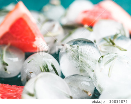 infused detox water with grapefruit and rosemary 36855875