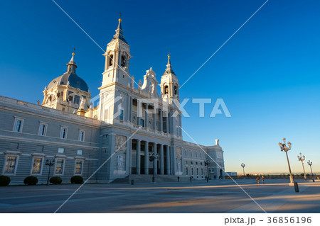 マドリード アルムデナ大聖堂 マドリード アルムデナ大聖堂 36856196