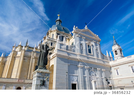 マドリード アルムデナ大聖堂 36856232