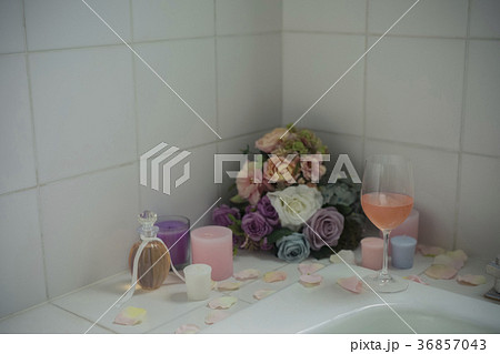 バスルーム アロマ キャンドルの写真素材