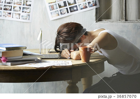 フリーランスの女性 イメージ フリーランスの女性 イメージ 36857070