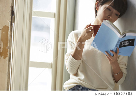 フリーランスの女性 イメージ フリーランスの女性 イメージ 36857382