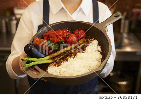 カレー カフェ スタッフ カレー カフェ スタッフ 36858171