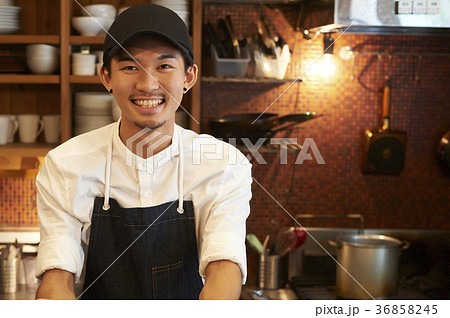 カレー　スタッフ　飲食店 36858245