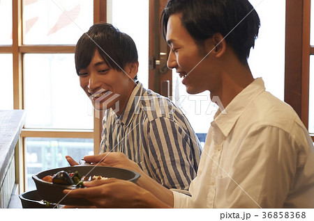 オーダー　料理　カレー　お客さん　 36858368