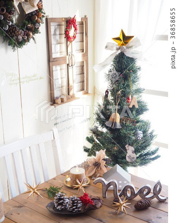 クリスマスインテリアとナチュラル雑貨の写真素材 36858655 Pixta
