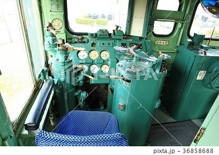 電気機関車の運転席の写真素材