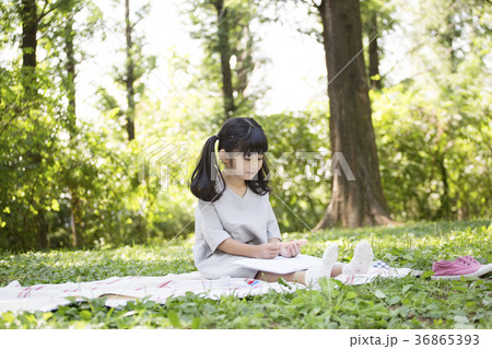 スケッチブック 女の子 少女 36865393
