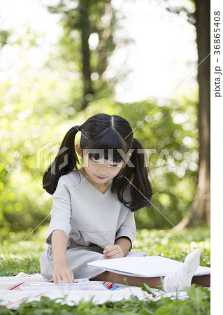 スケッチブック 女の子 少女 36865408