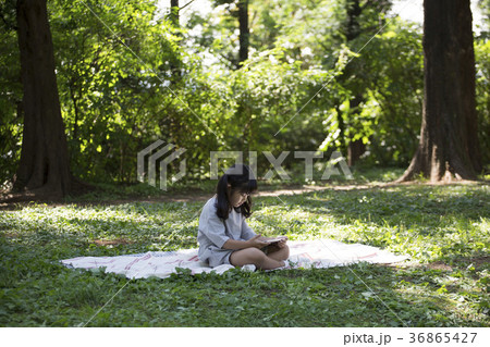 公園 女の子 少女 36865427