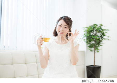 美容　ビューティー　女性 36865780