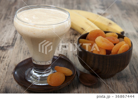 Smoothies of dried apricots and bananas  36867444