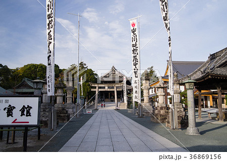 愛知県　豊川稲荷　本殿遠景 36869156