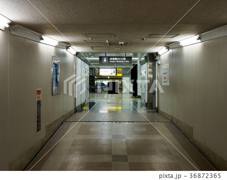 東成田駅連絡通路 36872365