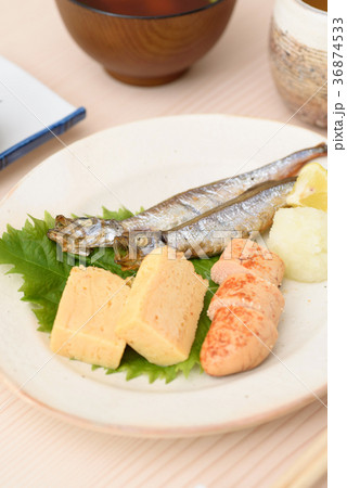 和食の朝食 36874533