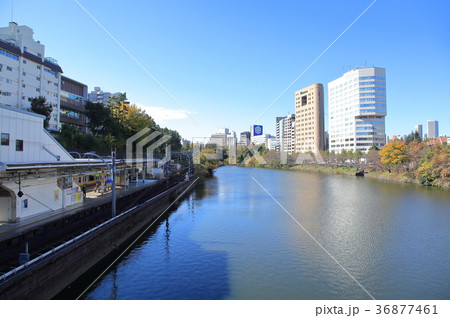 市ヶ谷駅と外濠 36877461