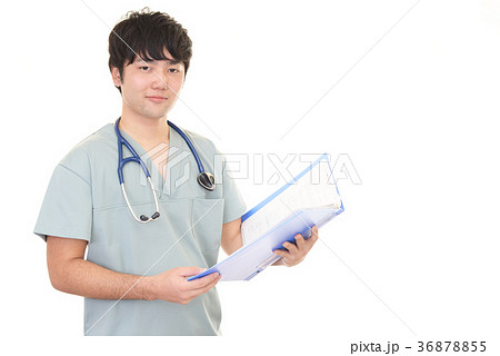 笑顔の医師 36878855