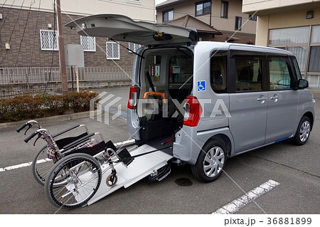 車椅子乗車イメージ 車椅子乗車イメージ 36881899