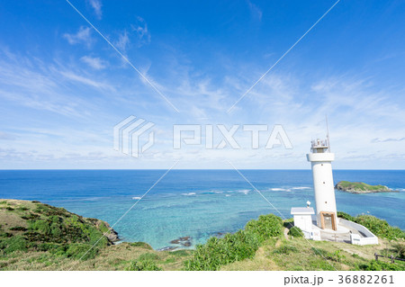 石垣島・平久保崎灯台と石垣島の海の風景 36882261
