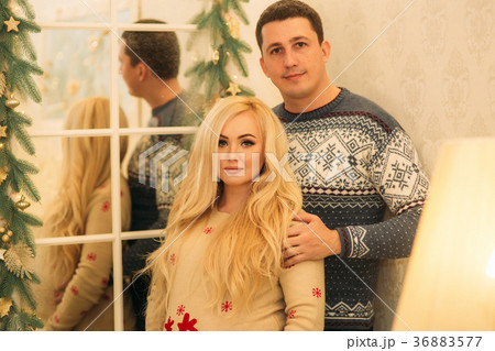 Yong fimily in beautiful knitted sweaters in Yong fimily in beautiful knitted sweaters in 36883577