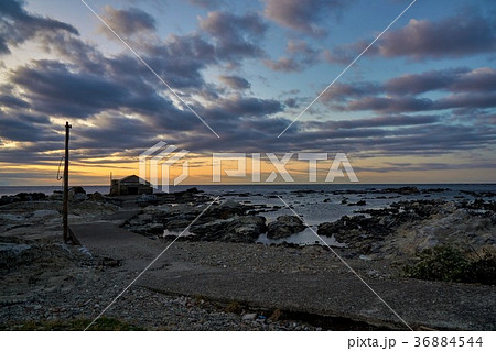 千葉県 江見太夫崎 漁師小屋の朝 千葉県 江見太夫崎 漁師小屋の朝 36884544