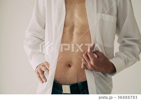 ミドル男性　腹部　ボディパーツ 36888783